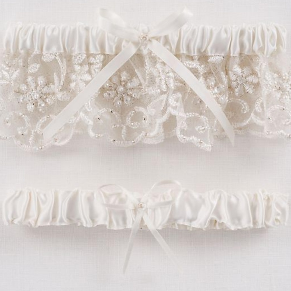 Beaded Floral Lace & Pearl Garter Set